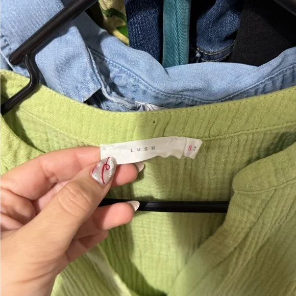 Lush Light Green Textured Tunic Top - Picture 2 of 5